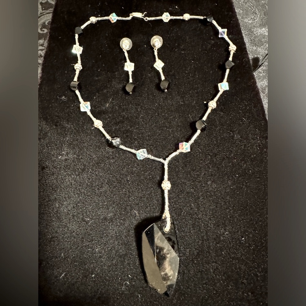 Giovanni Swarovski Crystal Necklace and Earrings Set
